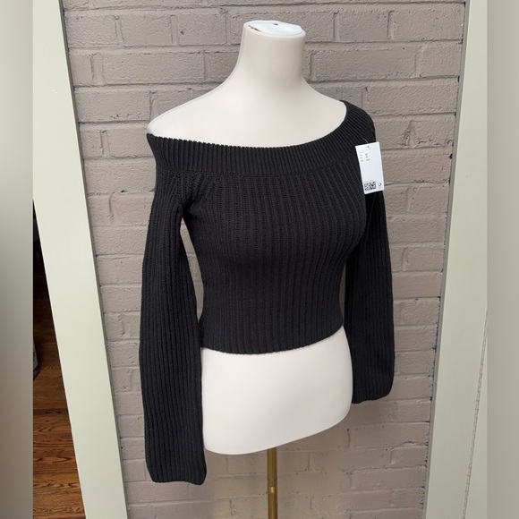 H&M NWT black cropped off shoulder sweater XS - Picture 2 of 15